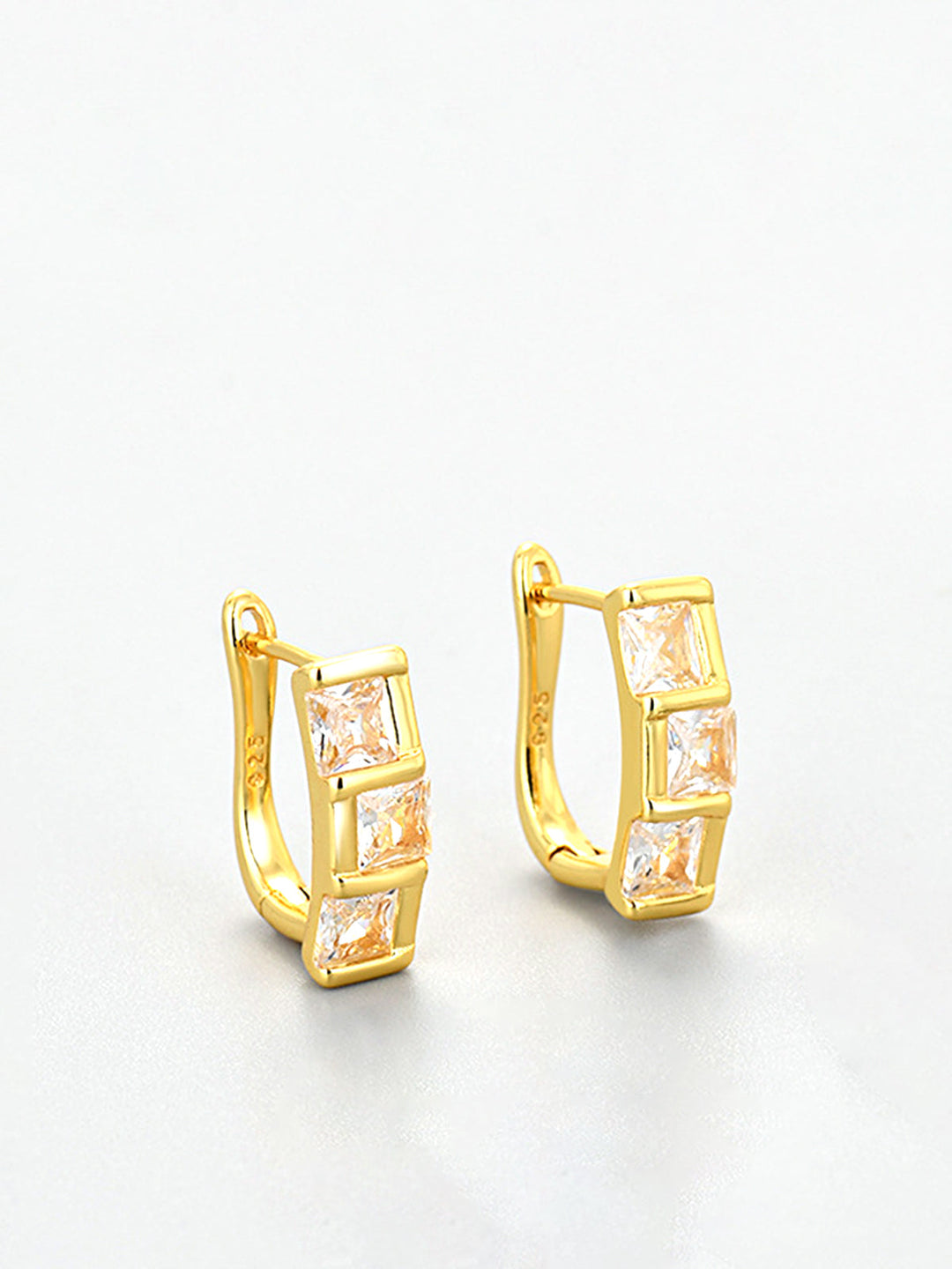 Boucles d'oreilles créoles carrées en zircon élégantes