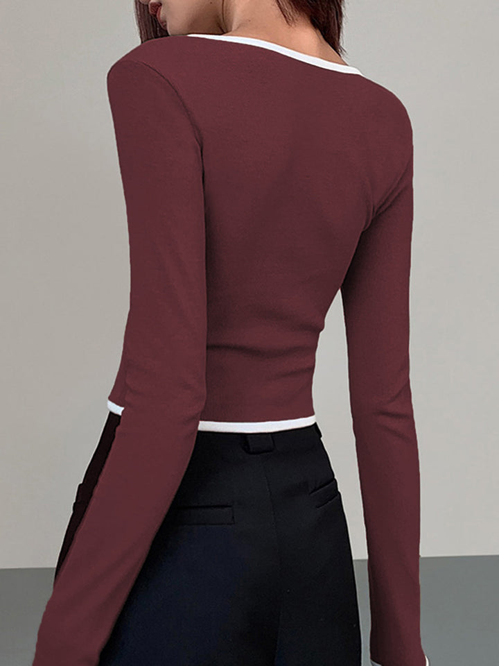 Chemise en tricot à manches longues et col carré contrastant