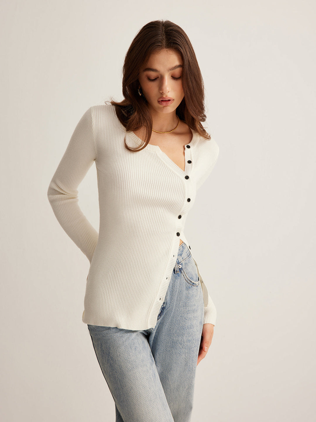 Pull Asymétrique à Poitrine