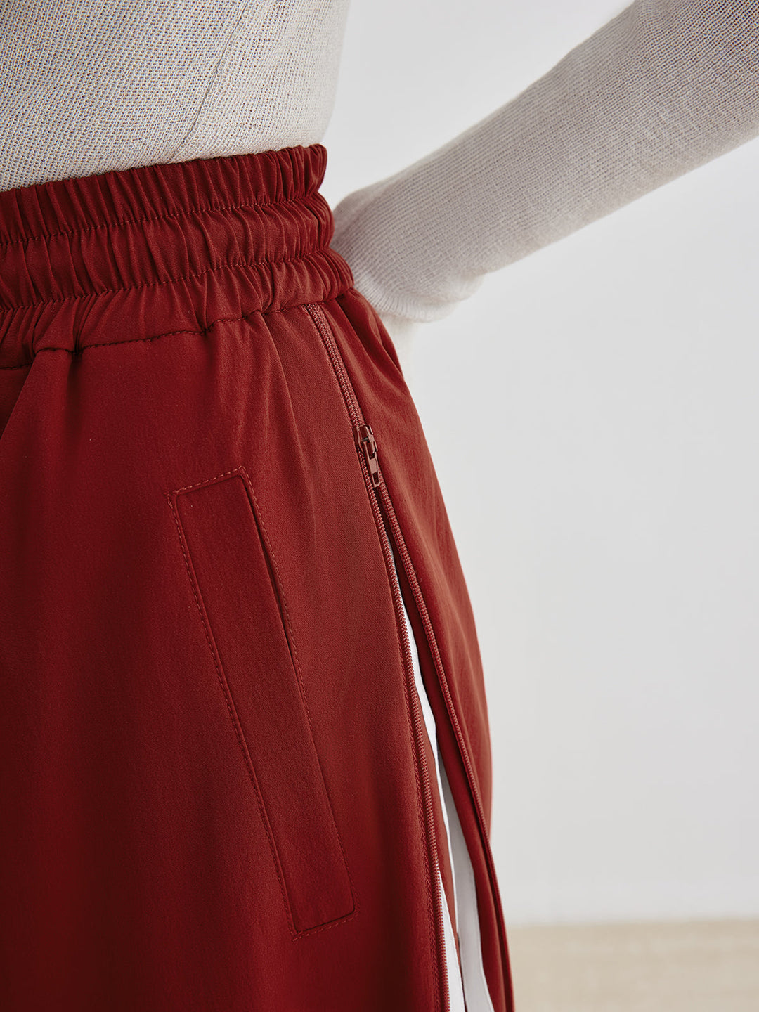 Pantalon Athleisure à Rayures Latérales et Cordon de Serrage
