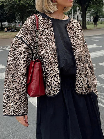 Manteau d'hiver imprimé léopard à garniture contrastante