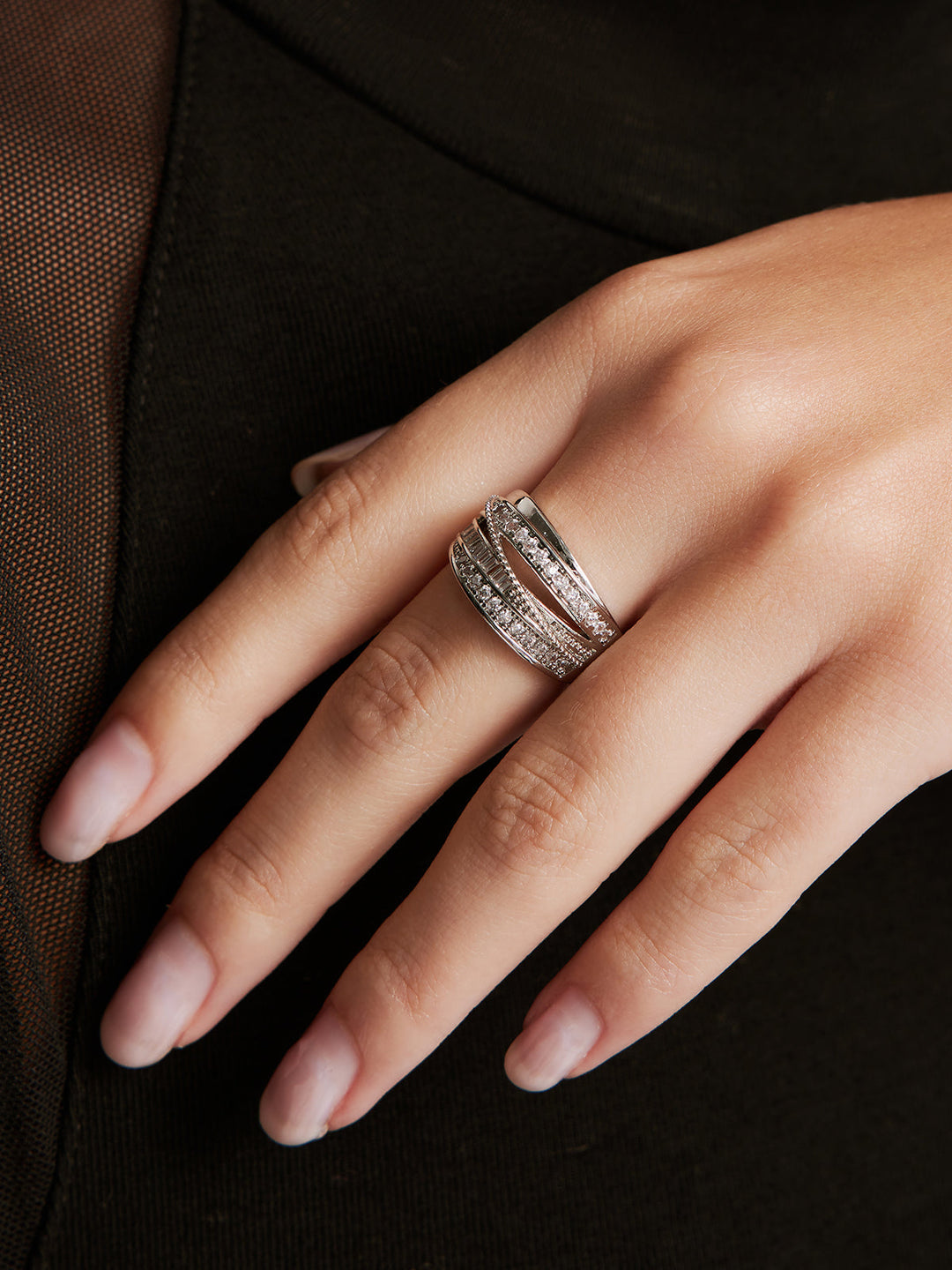 Bague Éclatante à Plusieurs Niveaux en Zircon