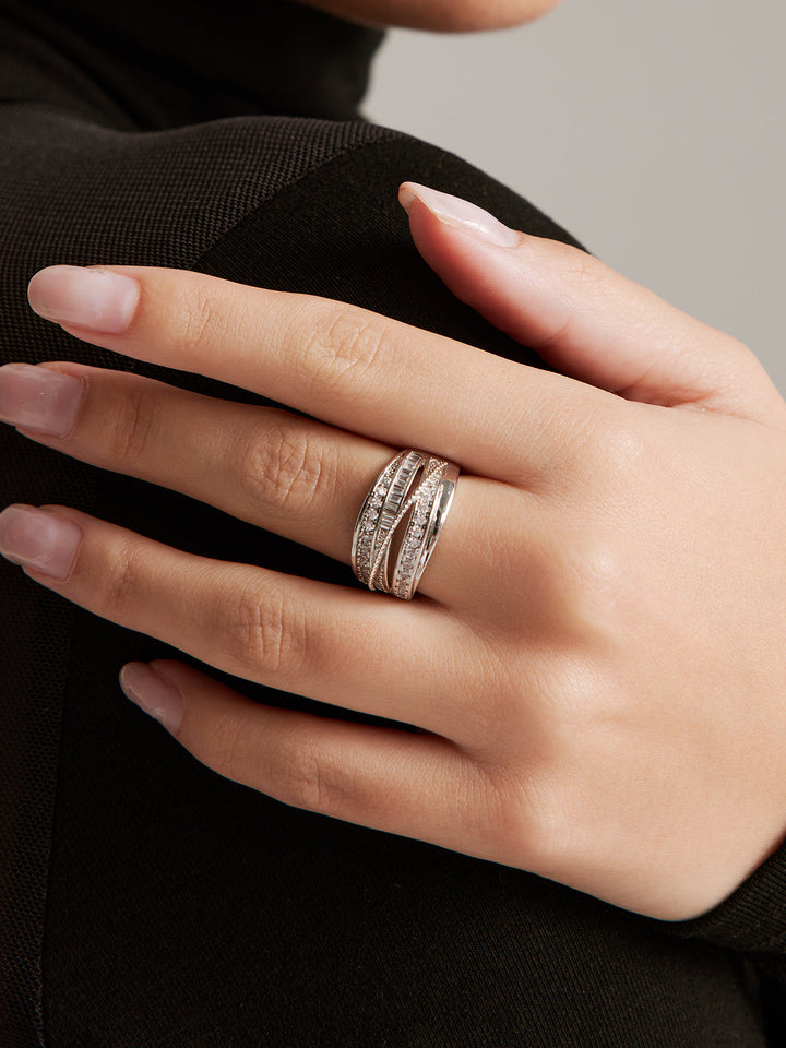 Bague Éclatante à Plusieurs Niveaux en Zircon