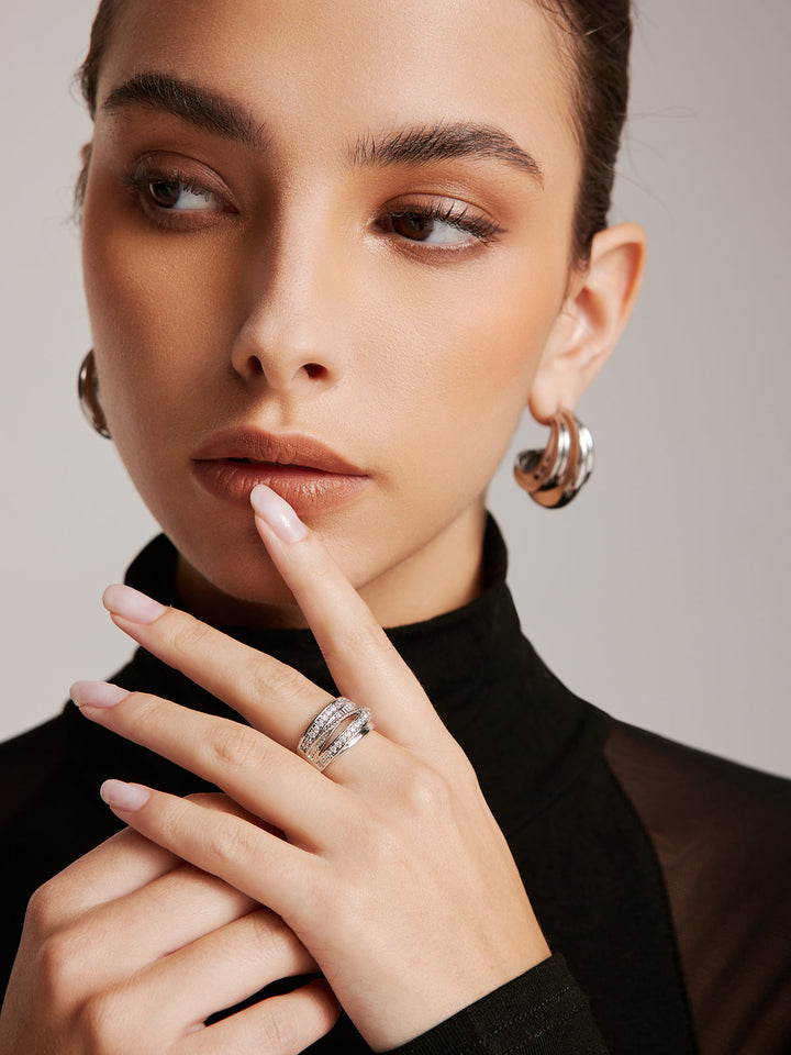 Bague Éclatante à Plusieurs Niveaux en Zircon