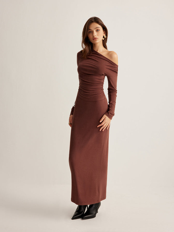 Ensemble Jupe Longue Ajustée à Col Asymétrique