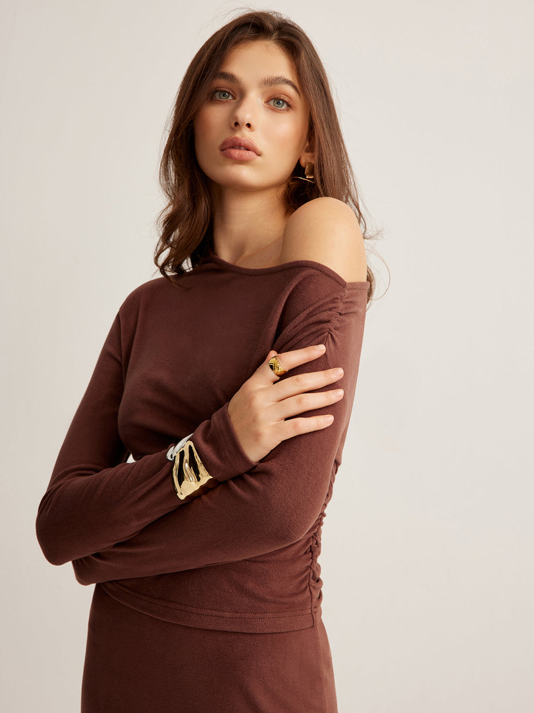 Ensemble Jupe Longue Ajustée à Col Asymétrique