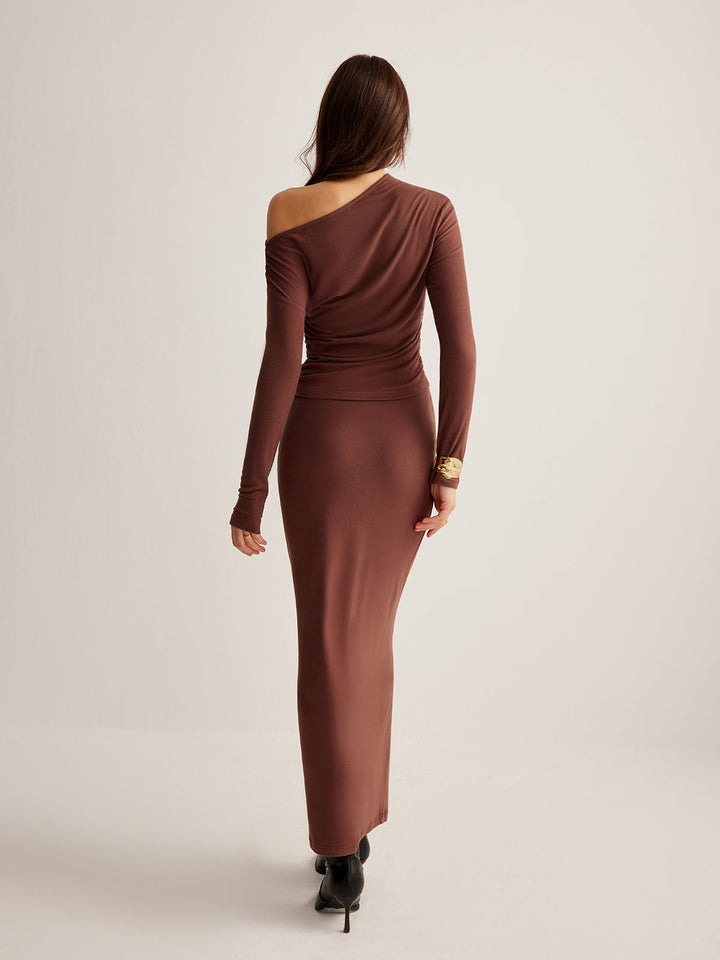 Ensemble Jupe Longue Ajustée à Col Asymétrique