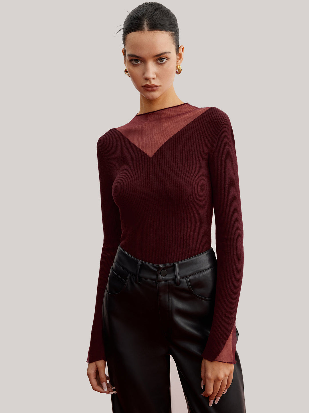 Pull en maille côtelée transparente minimaliste