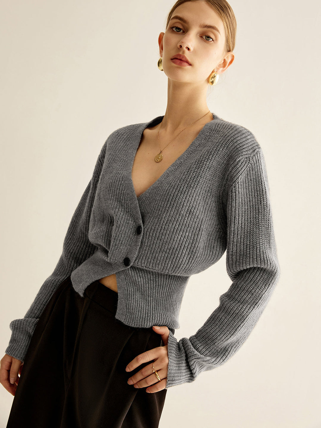 Cardigan à encolure en V boutonnée et à cordon