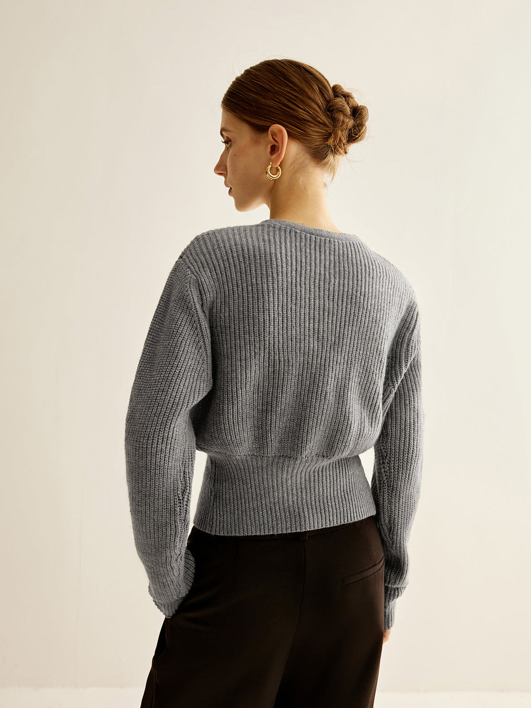 Cardigan à encolure en V boutonnée et à cordon
