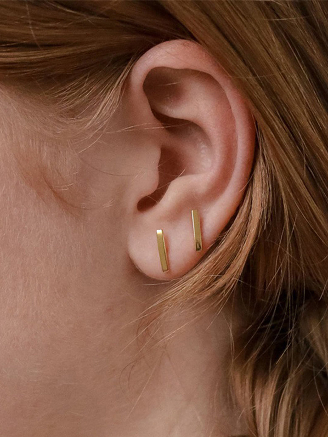 Boucles d'oreilles minimalistes à barre