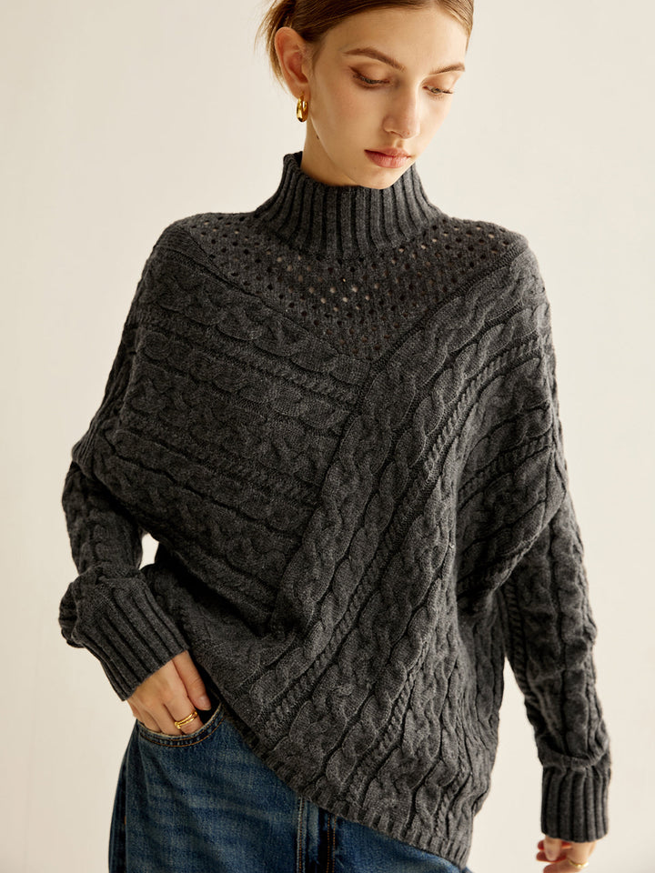 Pull à col montant asymétrique