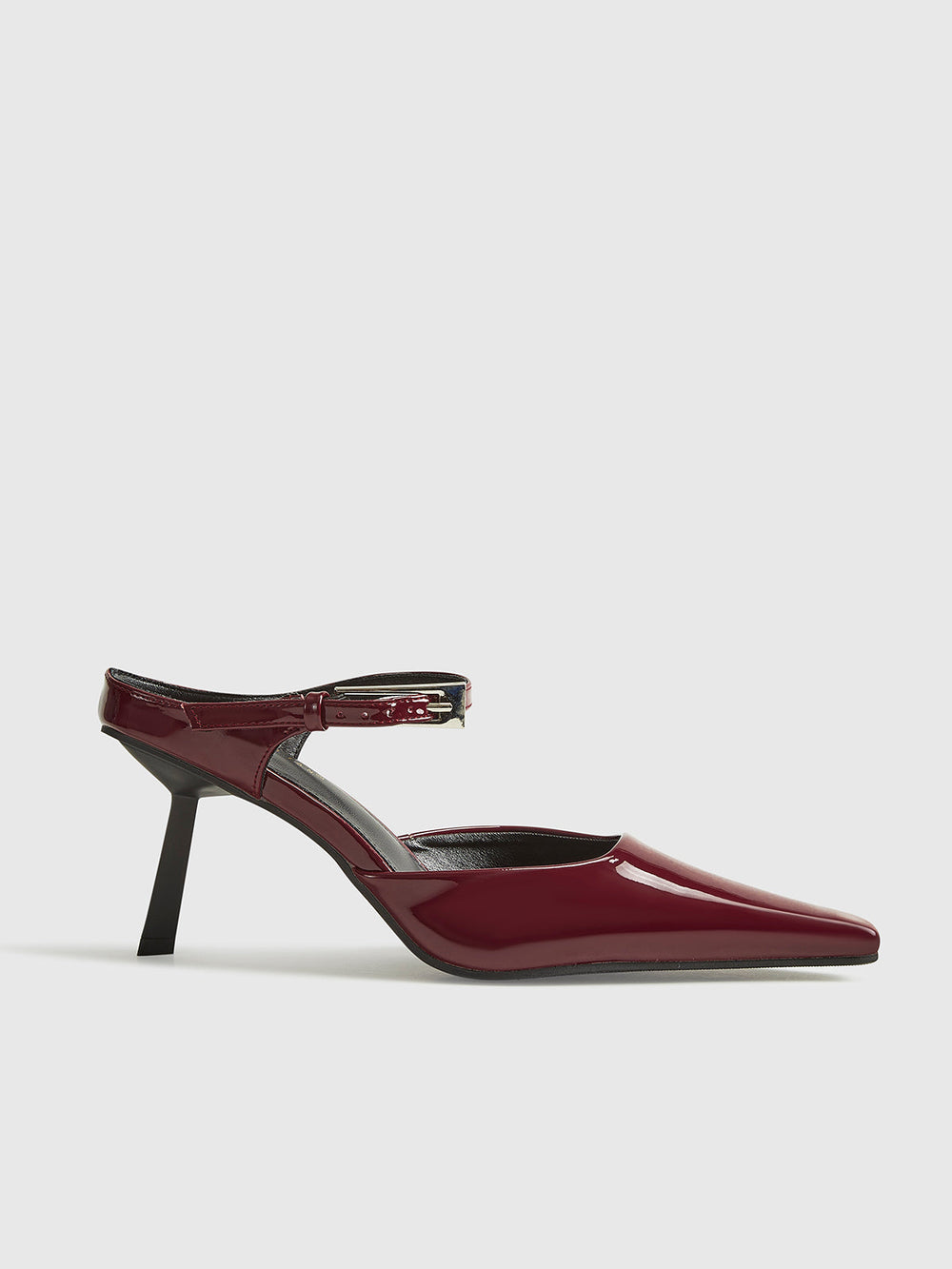 Chaussures à talons hauts à bout pointu et bride arrière