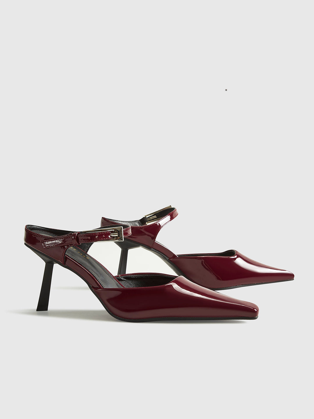 Chaussures à talons hauts à bout pointu et bride arrière