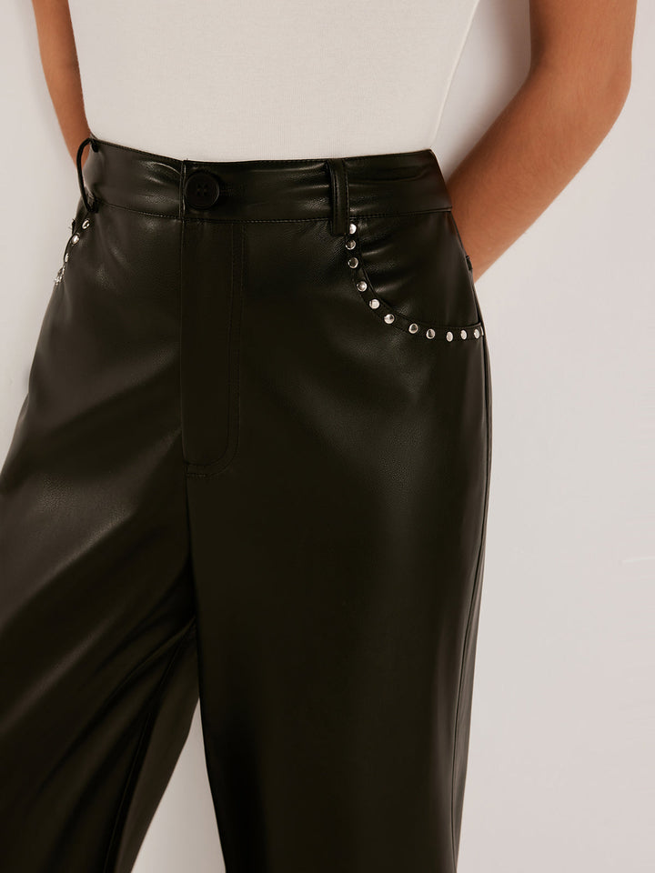 Pantalons Droits en Similicuir Ornés de Clous