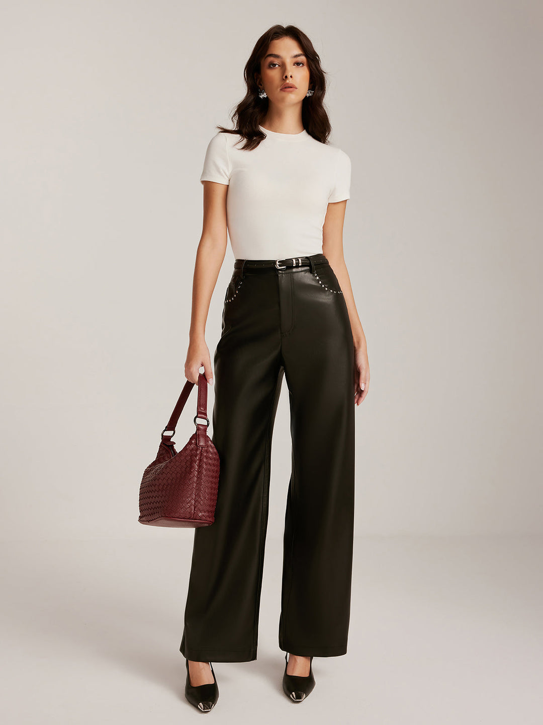 Pantalons Droits en Similicuir Ornés de Clous