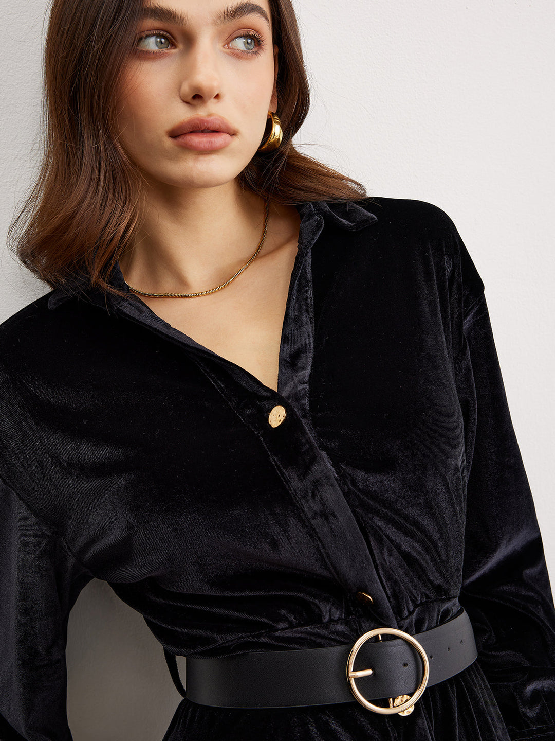 Robe en Velours avec Ceinture et Boutons Métalliques