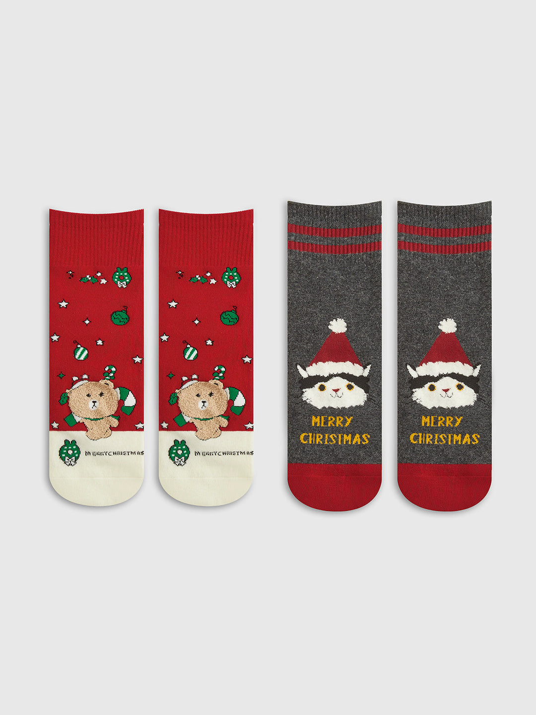 Boîte cadeau de Noël de dessin animé avec chaussettes