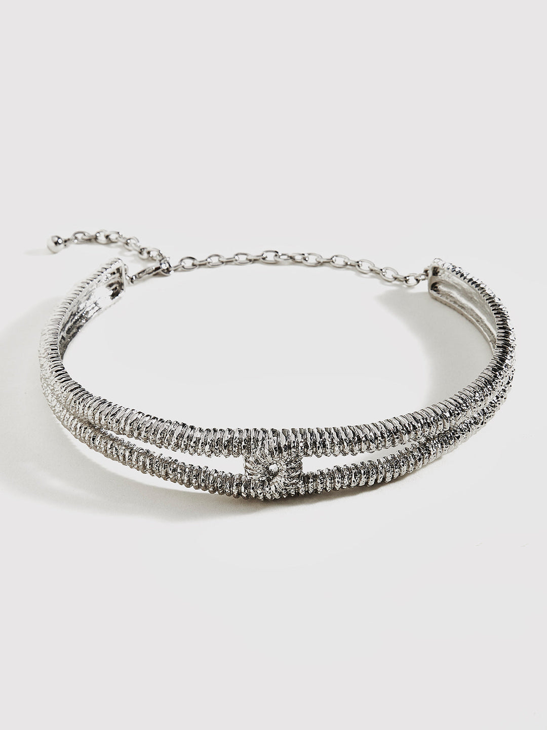 Choker torsadé en métal rétro