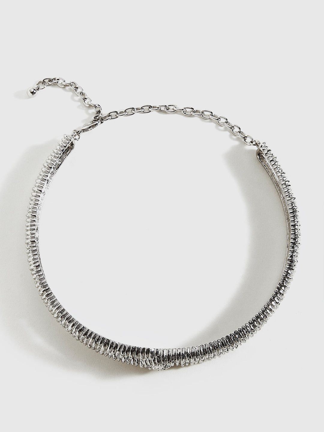 Choker torsadé en métal rétro
