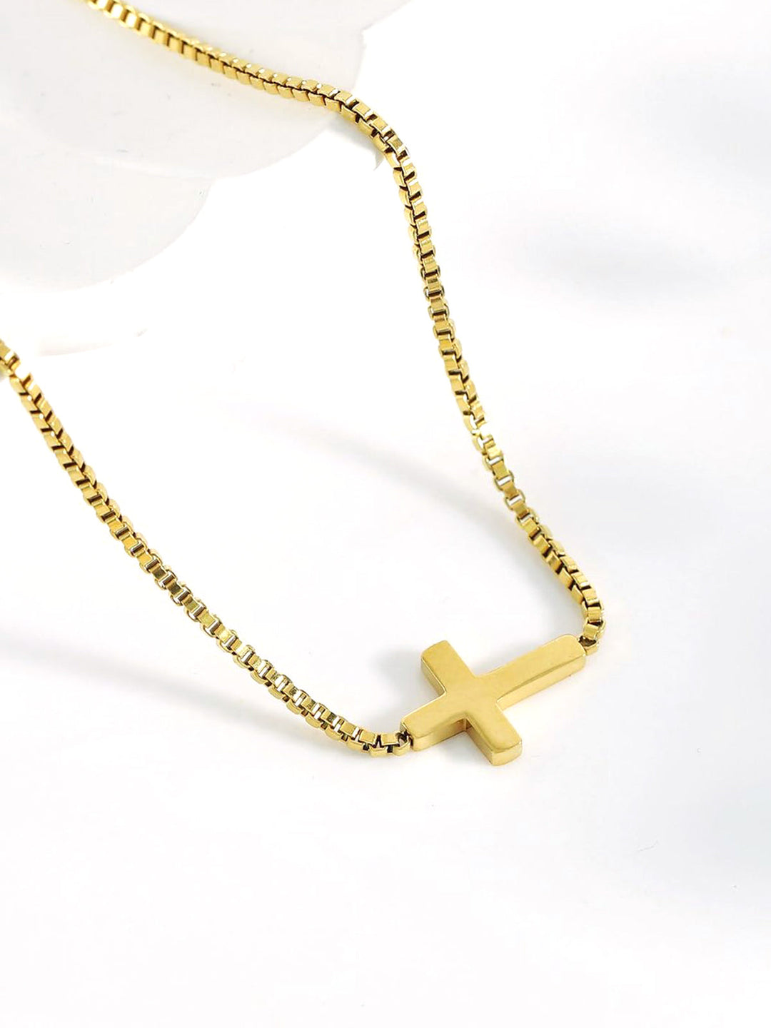 Collier avec pendentif mini croix