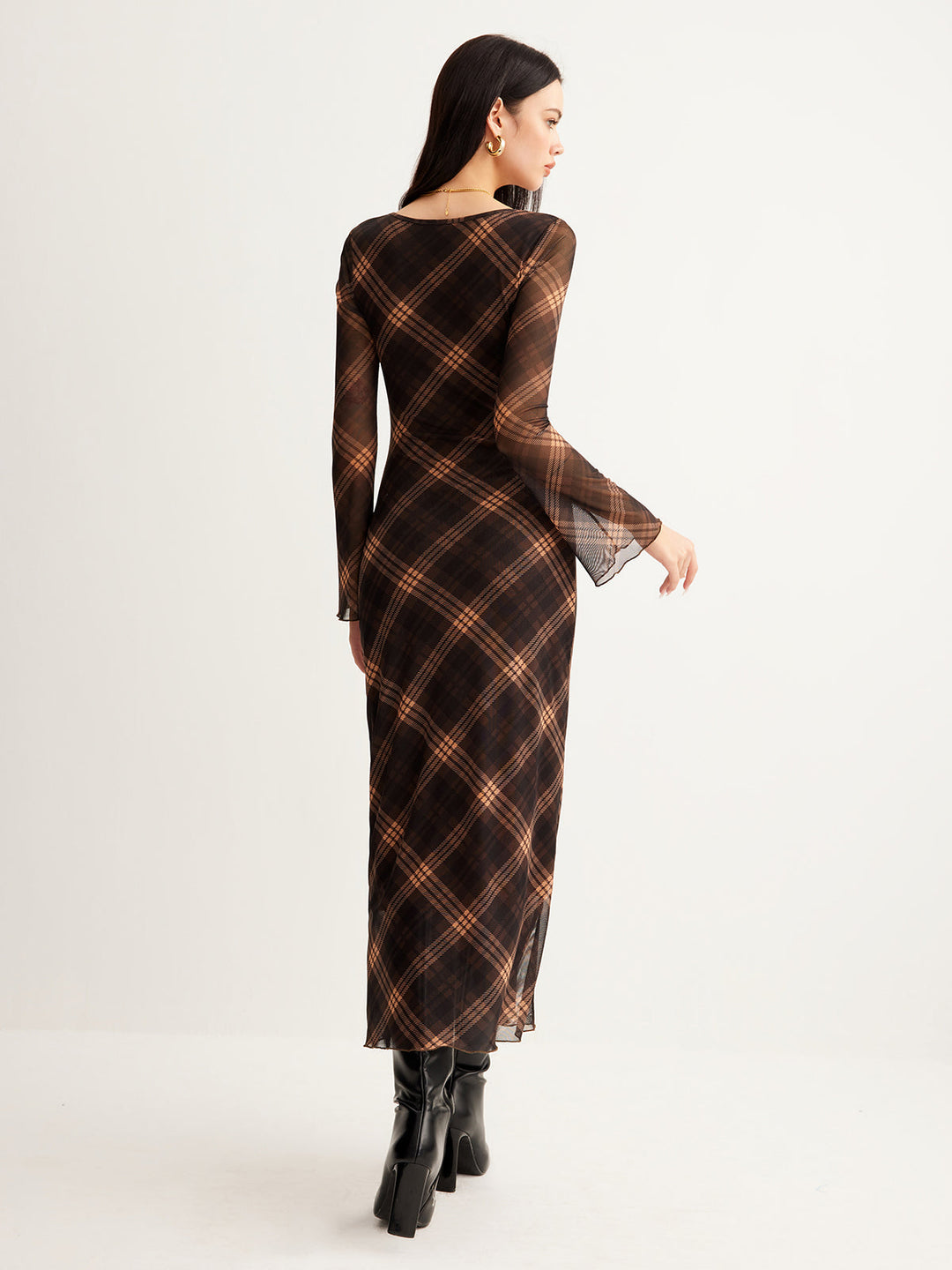 Robe en maille à manches cloche semi-transparente à carreaux