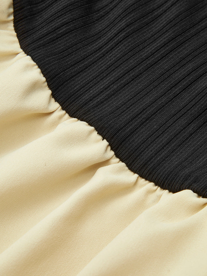Robe Courte à Panneau de Taille Bud