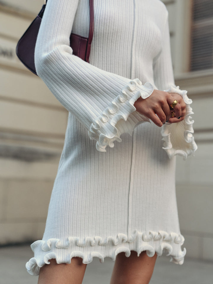 Robe pull à manches évasées et bord festonné