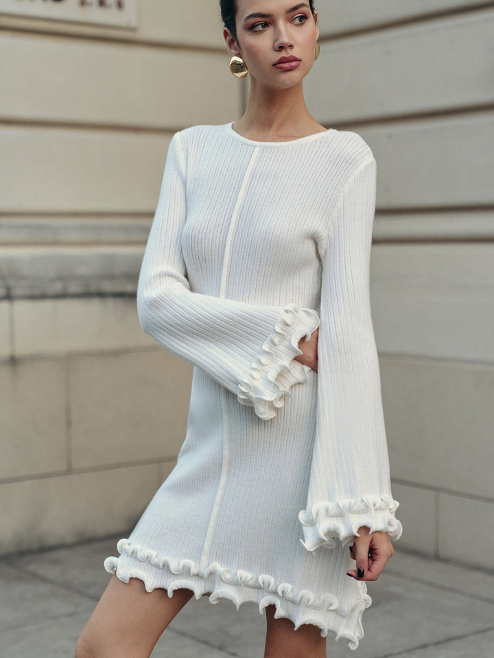 Robe pull à manches évasées et bord festonné