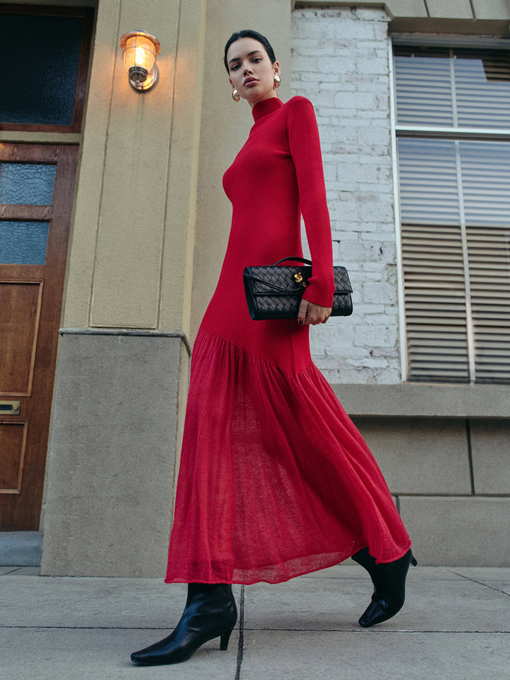 Robe pull à col montant et empiècements plissés