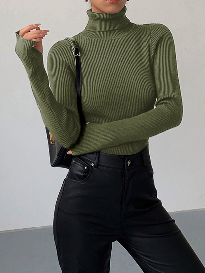 Haut en tricot ajusté à col roulé minimaliste