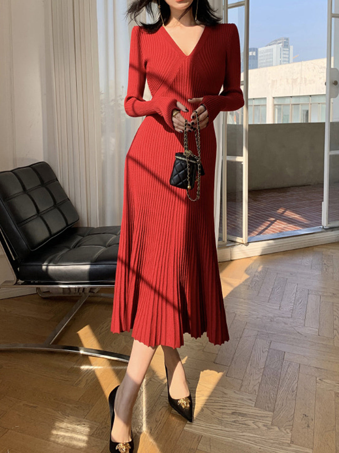Robe Plissée Élégante à Col en V