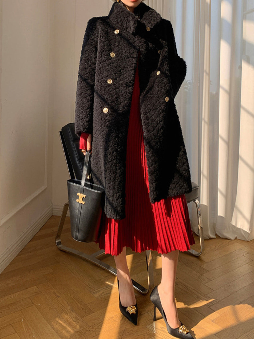 Robe Plissée Élégante à Col en V