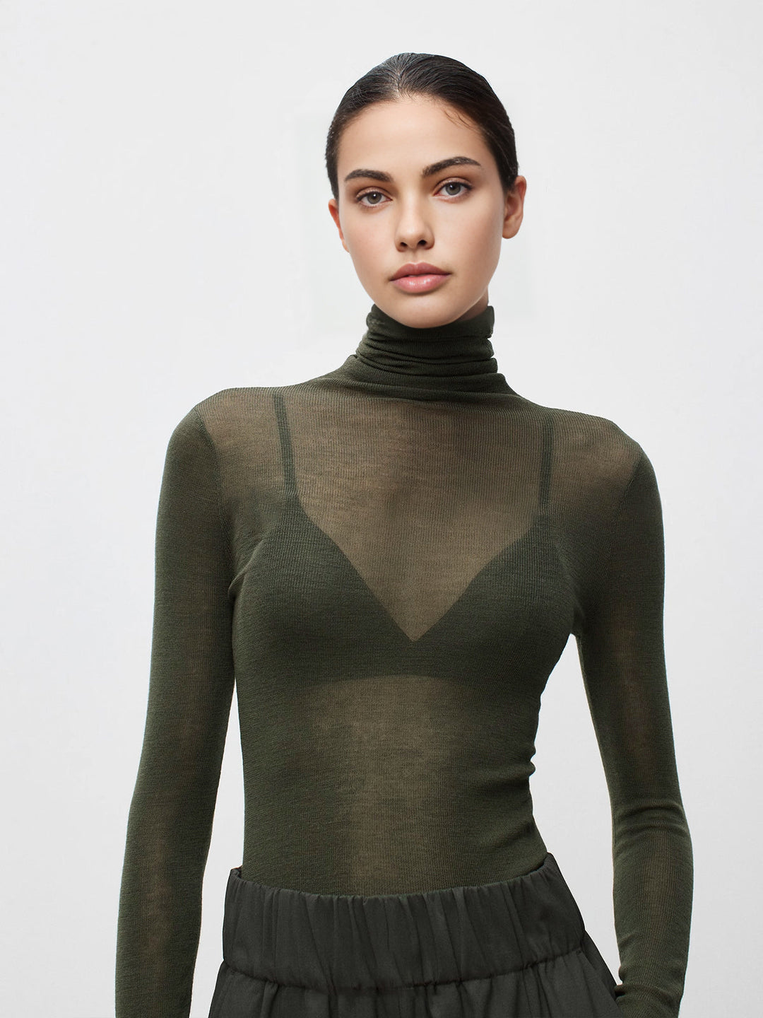 Pull à col roulé en laine mélangée transparente