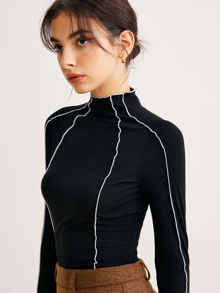 T-shirt ajusté avec passepoil contrasté en liseré