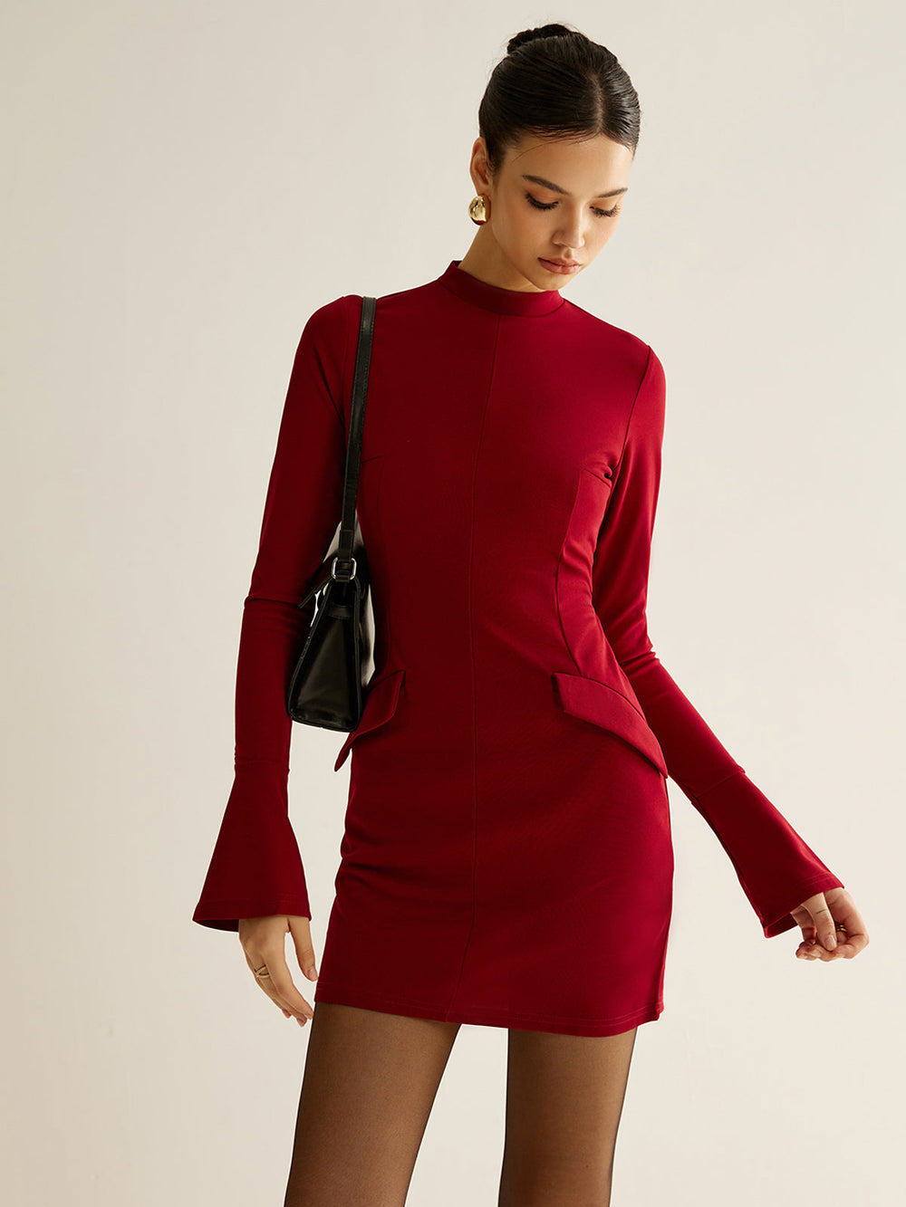 Robe Courte à Passepoil Uni