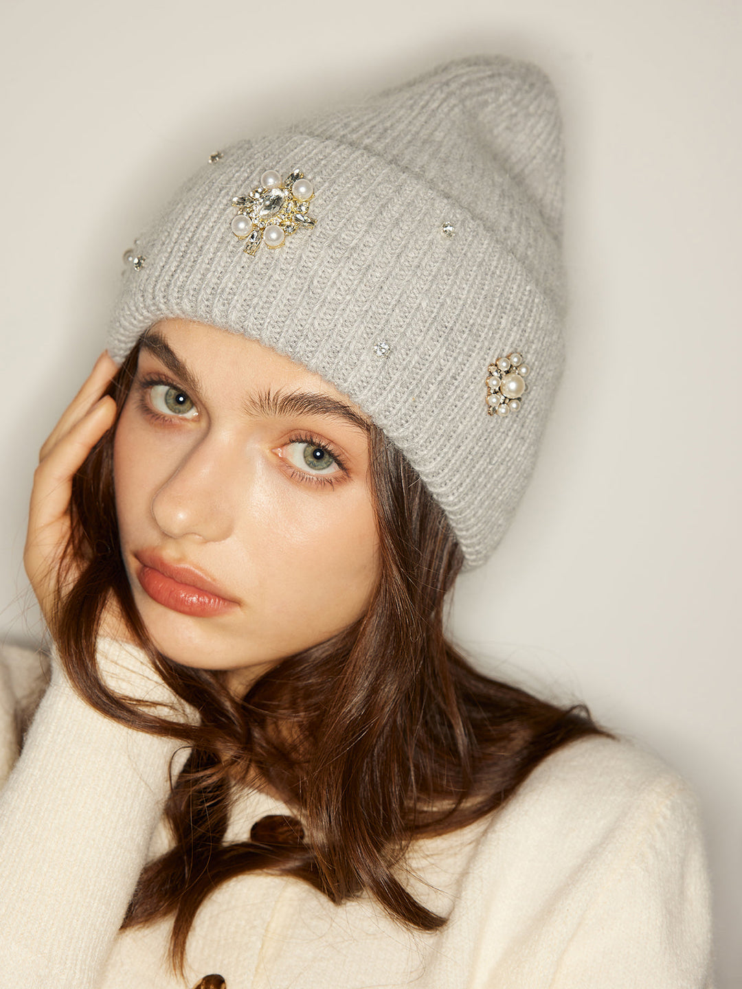 Bonnet en fourrure de lapin avec strass