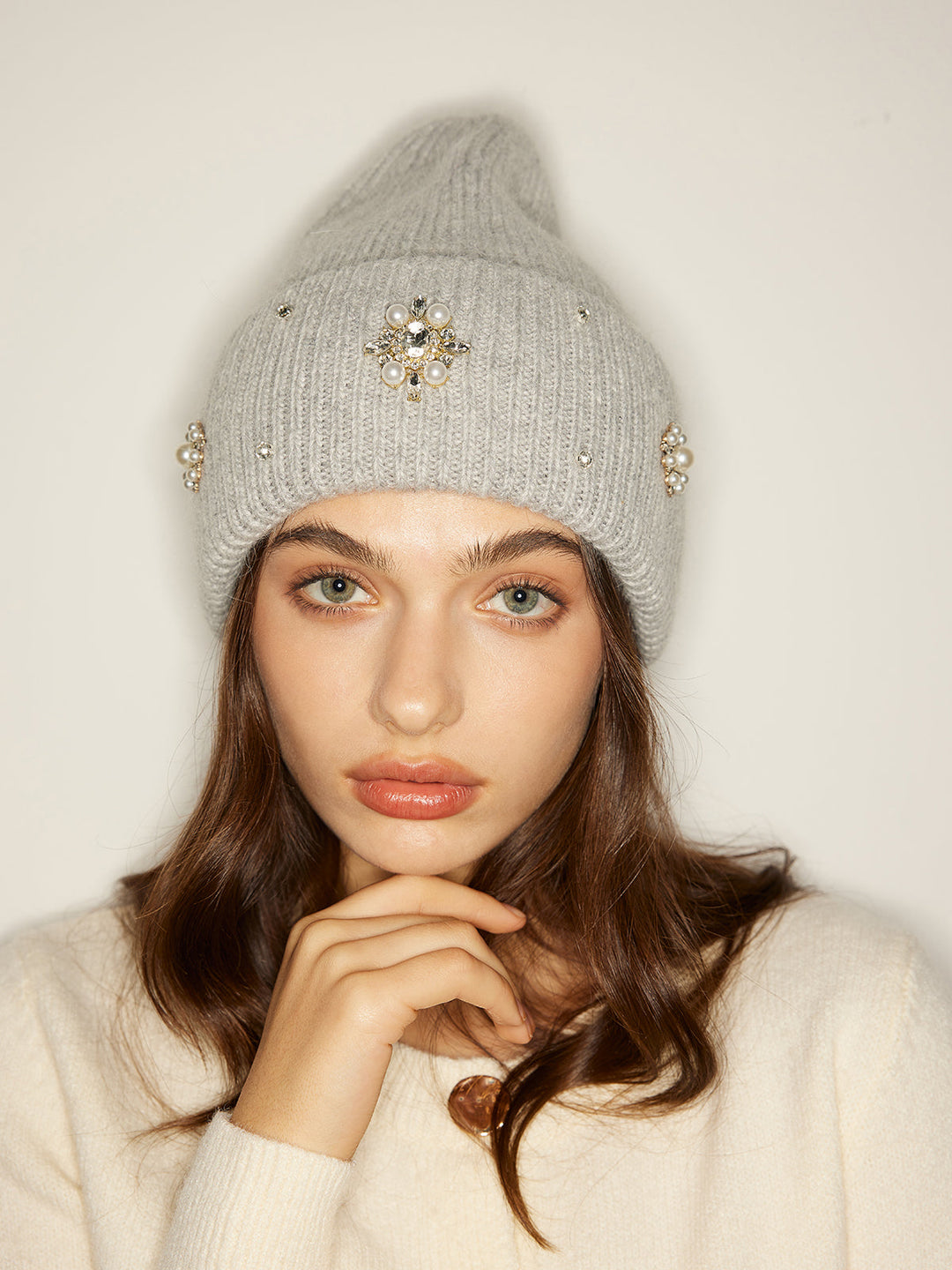 Bonnet en fourrure de lapin avec strass
