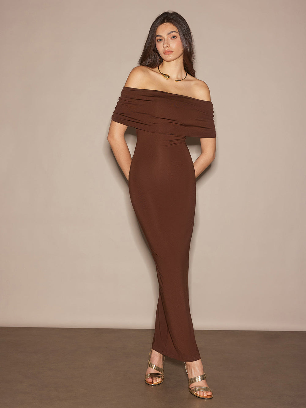 Robe Longue Ajustée à épaules dénudées et Ruchée