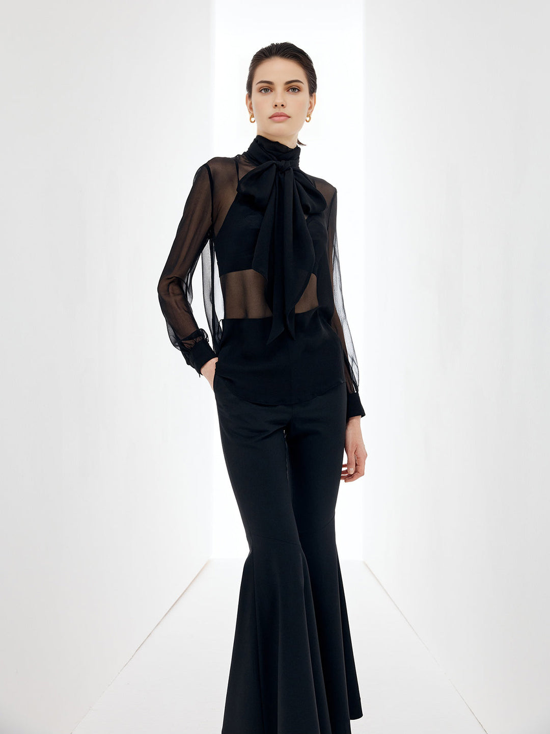 Blouse en mousseline à nœud transparent