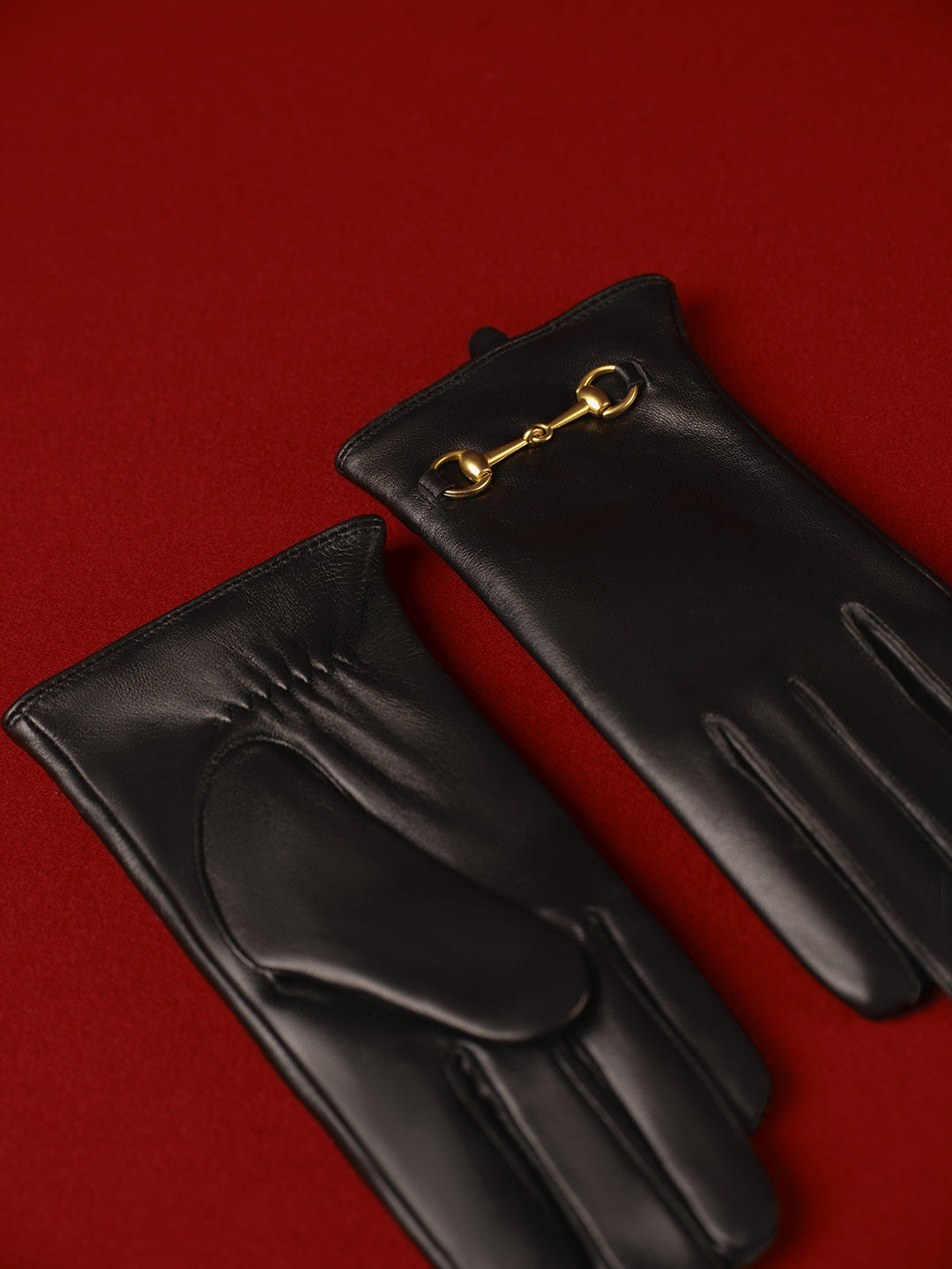 Gants en cuir d'agneau avec détails en métal et polaire