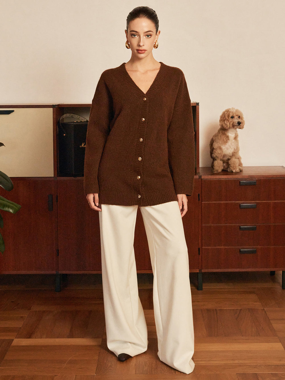 Cardigan ceinturé en laine mélangée à boutons métalliques