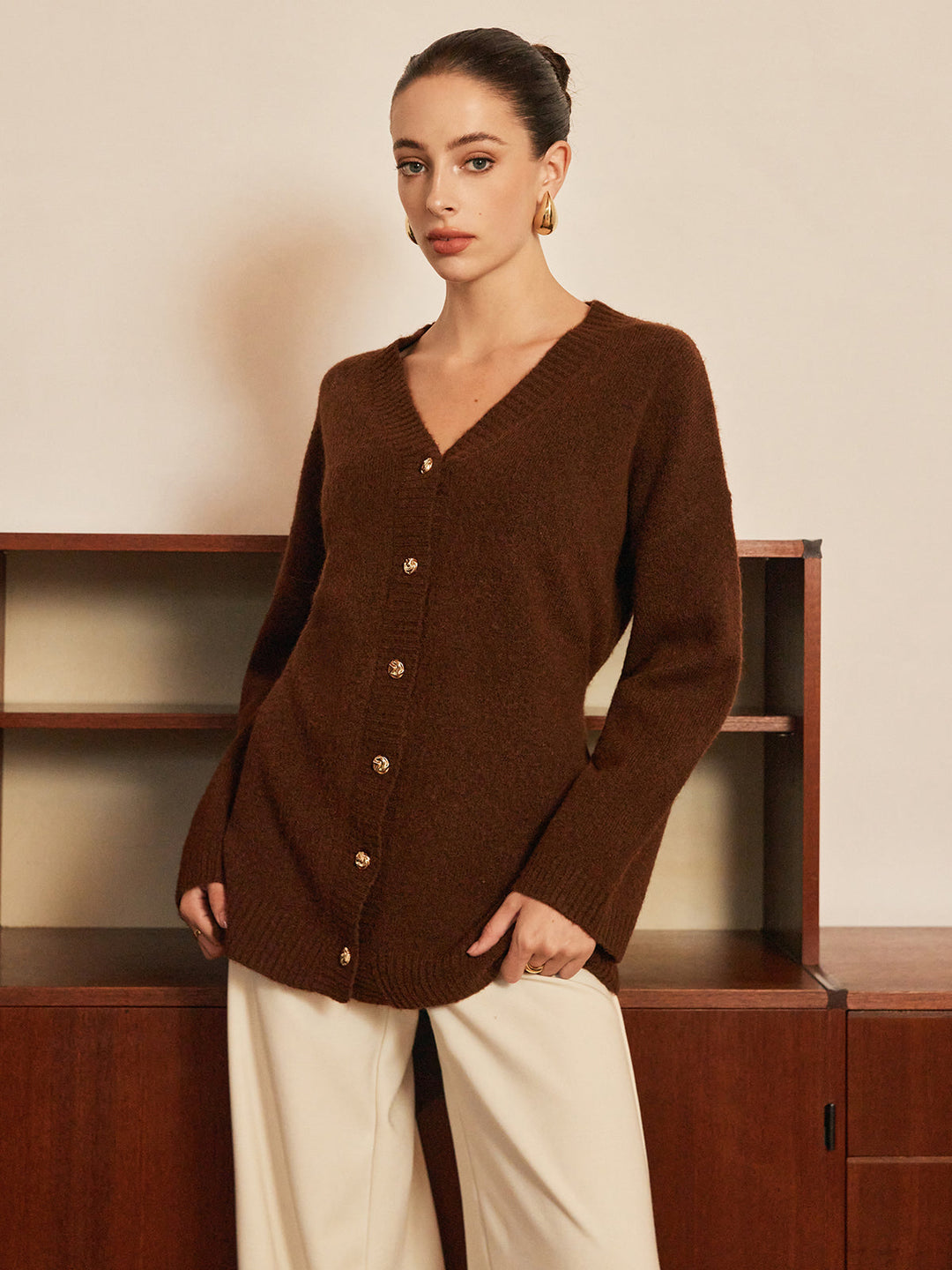 Cardigan ceinturé en laine mélangée à boutons métalliques