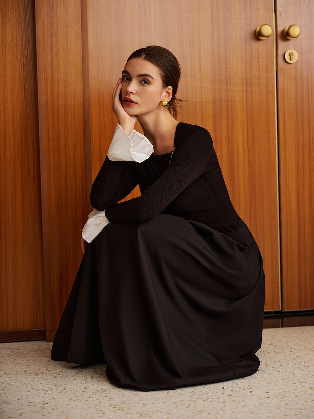 Robe à poches à panneaux avec poignets volantés sans ceinture