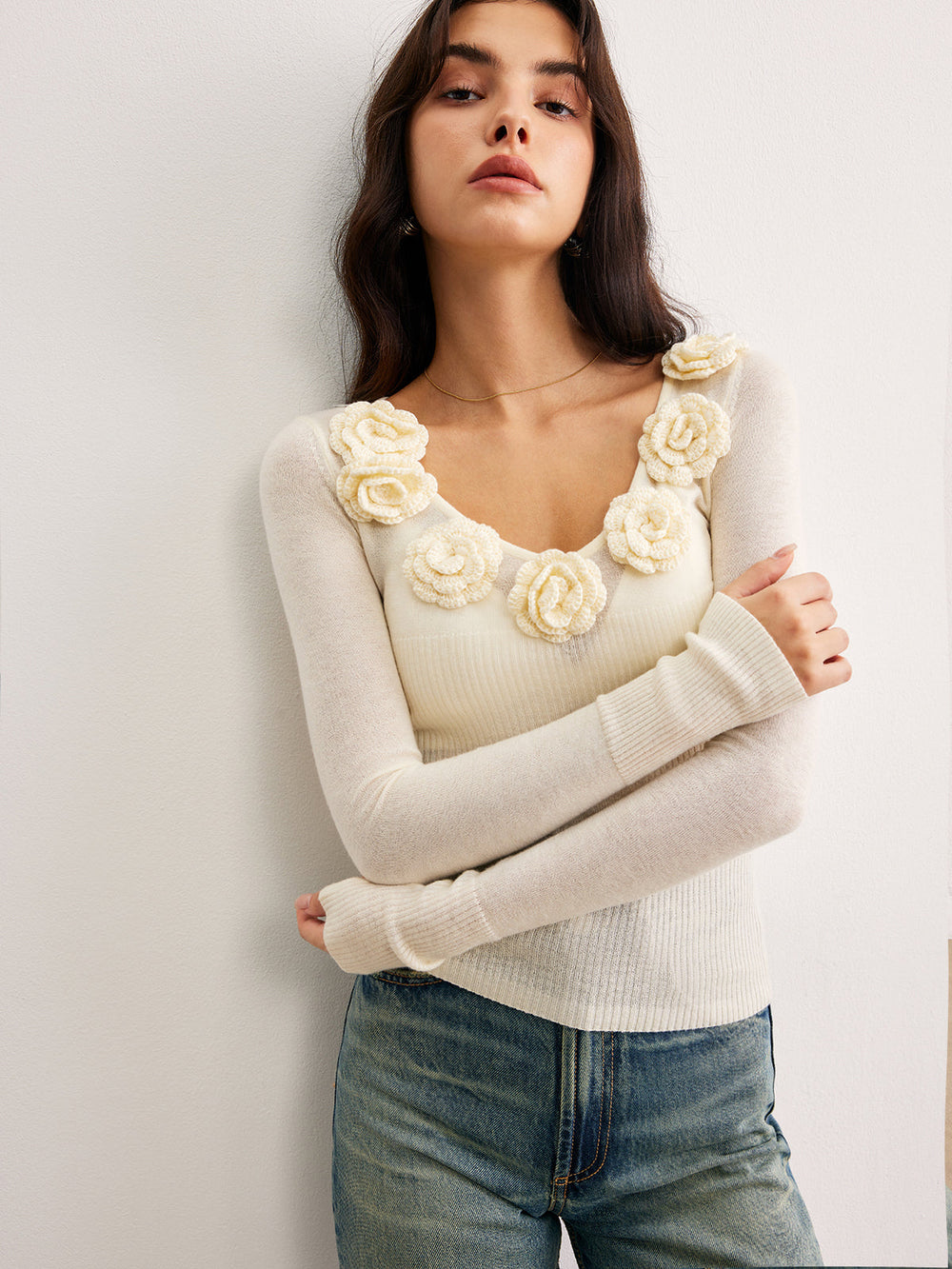 Haut en tricot semi-transparent à fleurs 3D