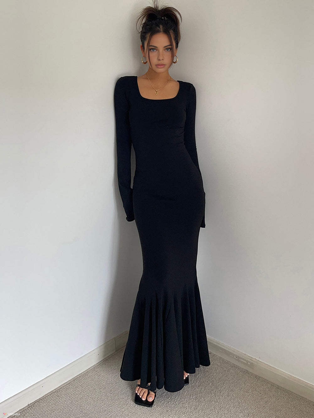 Robe Longue Ajustée en Tricot Volanté