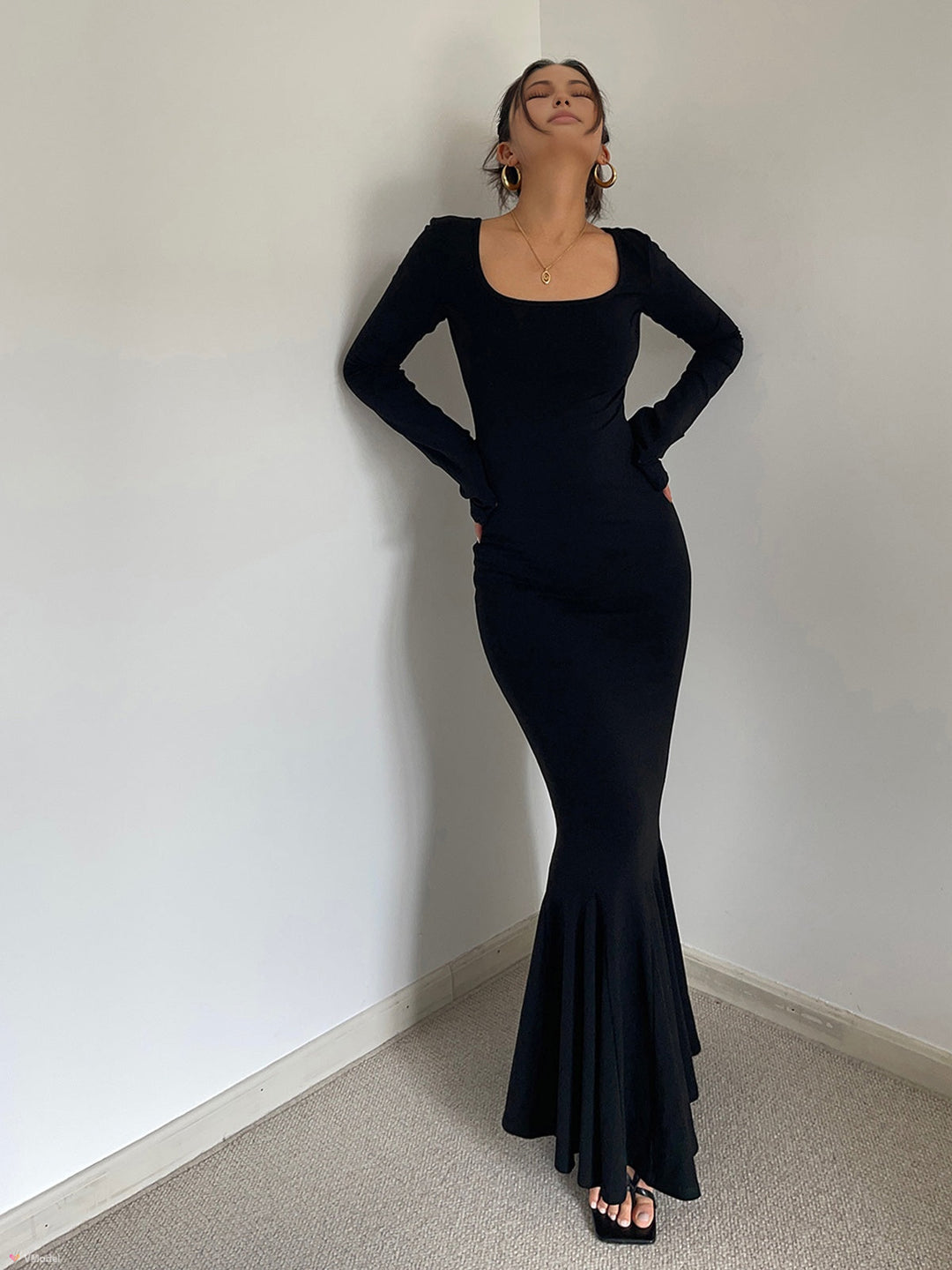 Robe Longue Ajustée en Tricot Volanté