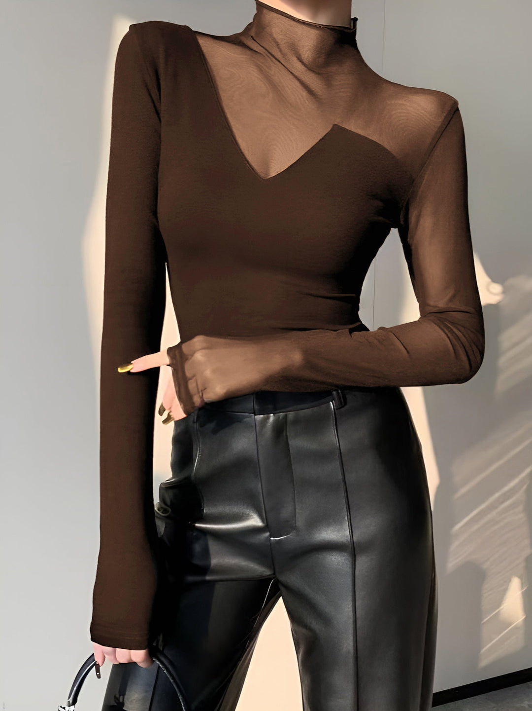T-Shirt en maille sheer asymétrique