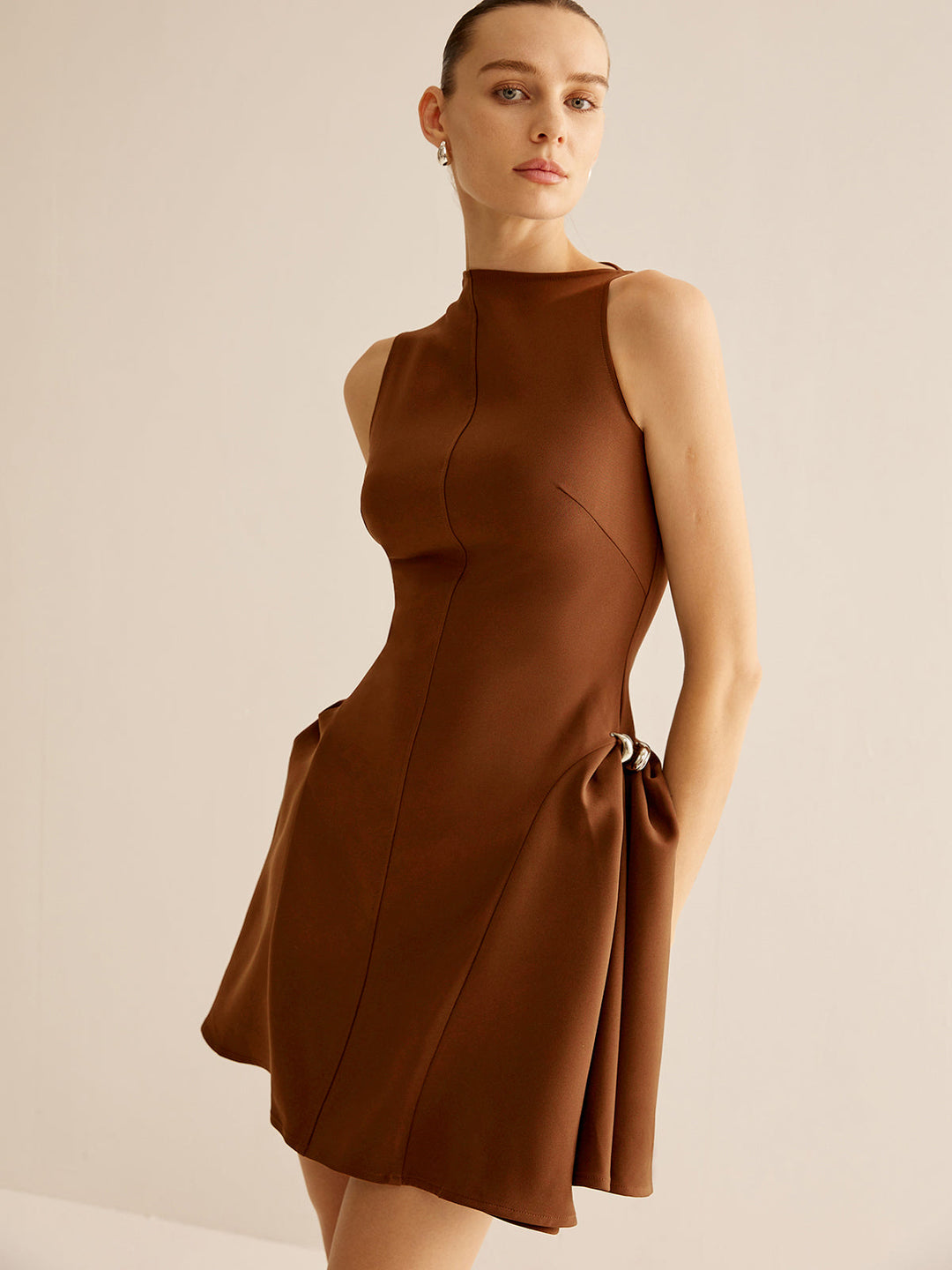 Robe à Volants avec Col Asymétrique