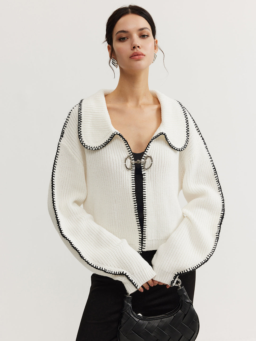 Haut en tricot à fermeture magnétique avec bordure contrastée